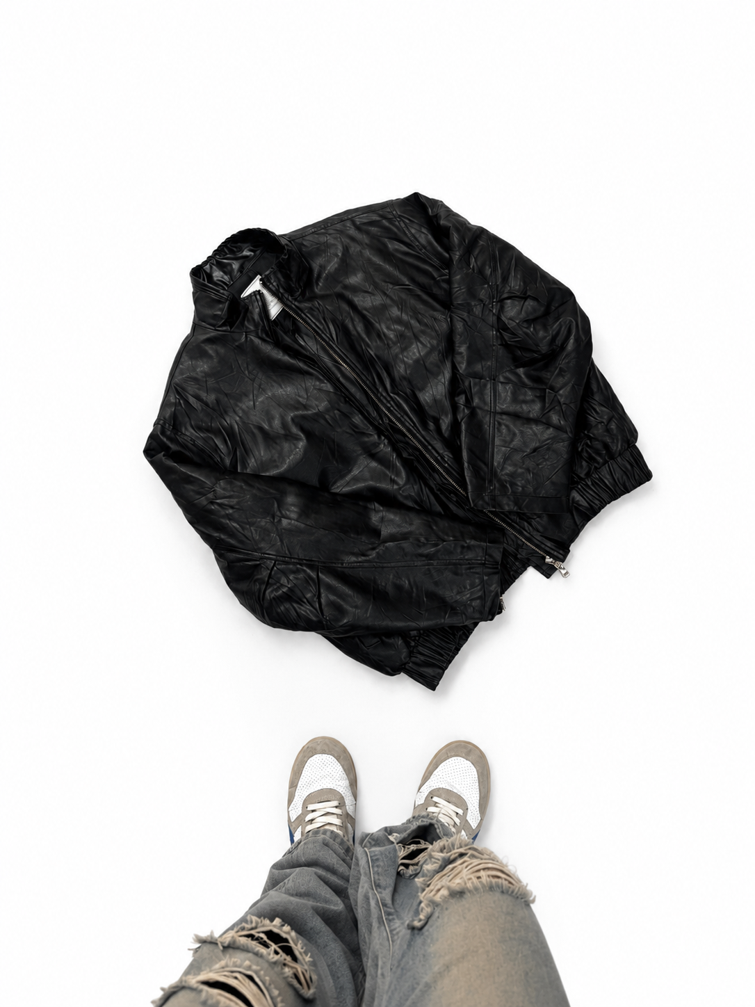 Vintage Unisex Black Leather Bomber Jacket with Zip Closure