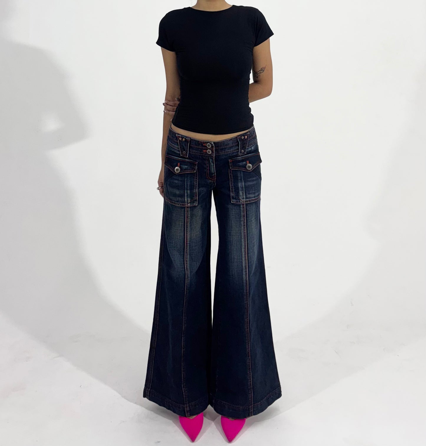 Dark Wash Low-Rise Wide Leg Cargo Women's Jeans