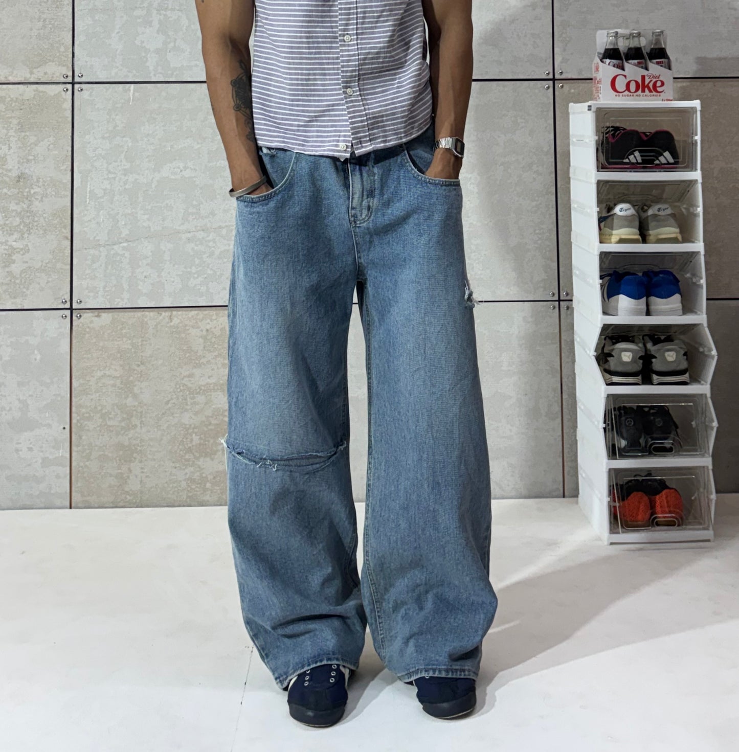 Men's Oversized Distressed Wide-Leg Denim