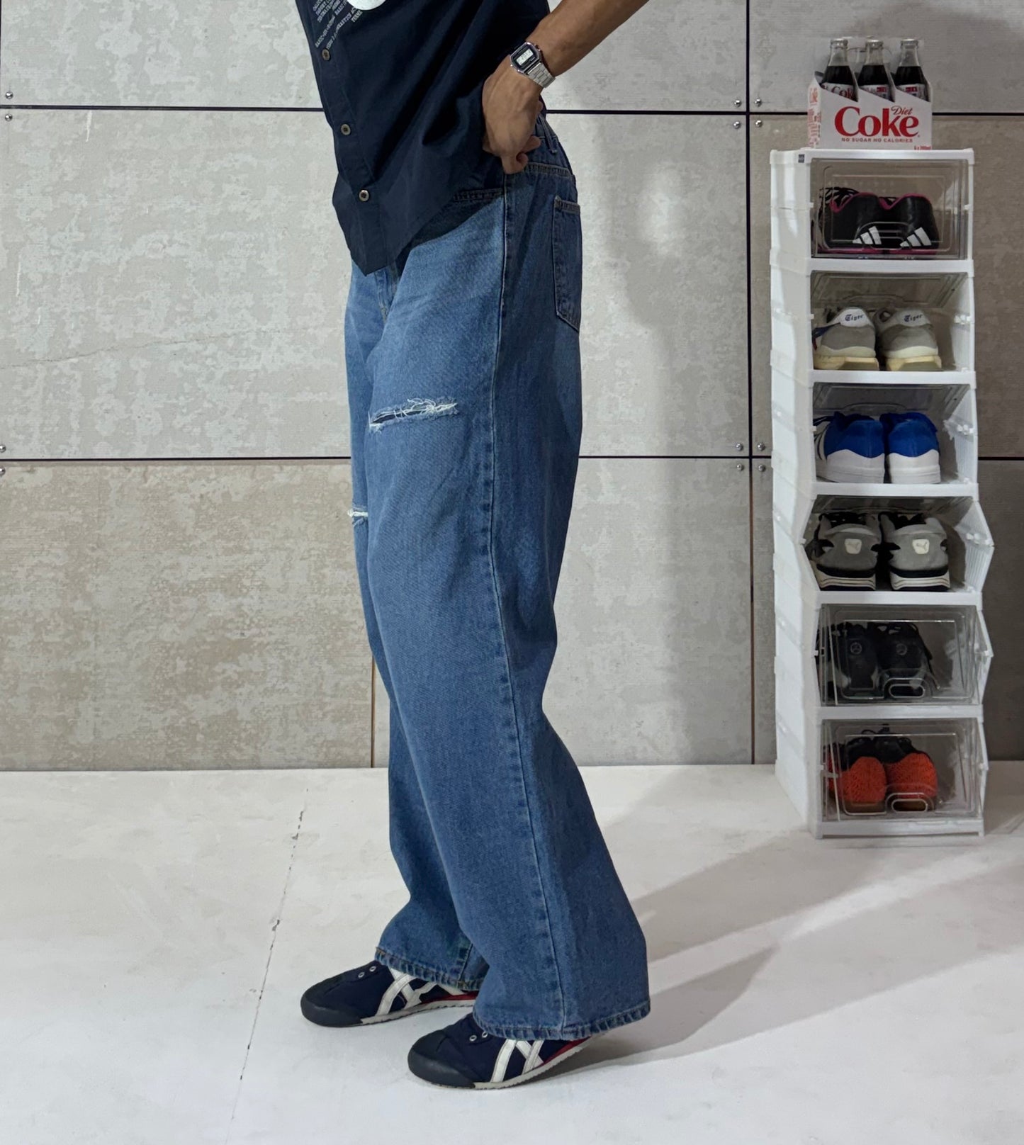 Men's Minimal Distressed Straight-Leg Denim