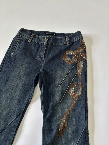 Dark ribbon detailed straight cut jeans