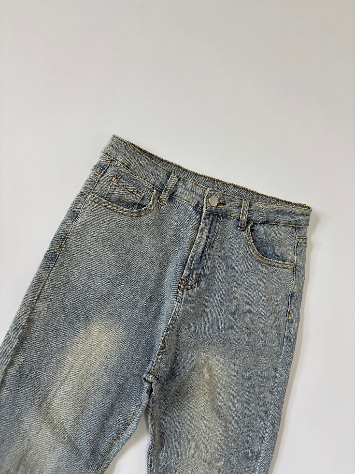Flattering high-rise waist jeans