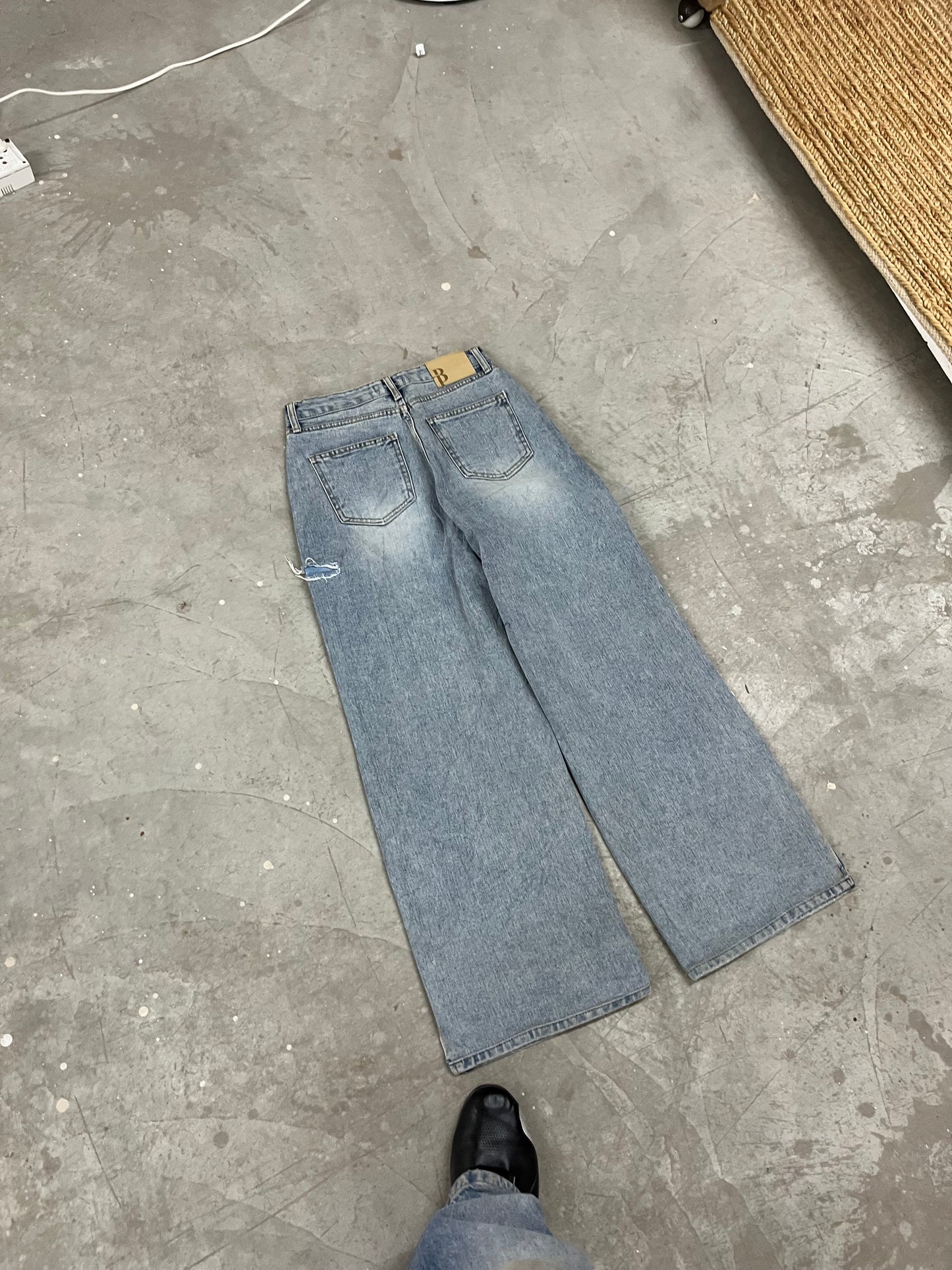 Vintage Light Wash Baggy Distressed Wide-Leg Denim